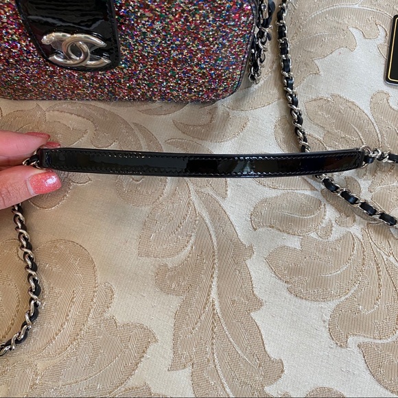 CHANEL rainbow glitter camera case - Picture 13 of 14